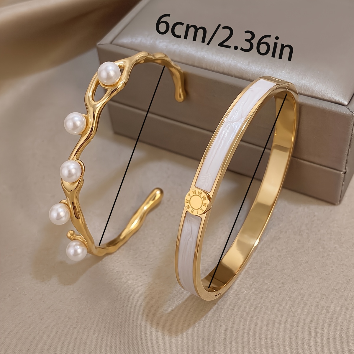 2pcs Retro Warm-Toned 18K Gold Plated Bangle Set